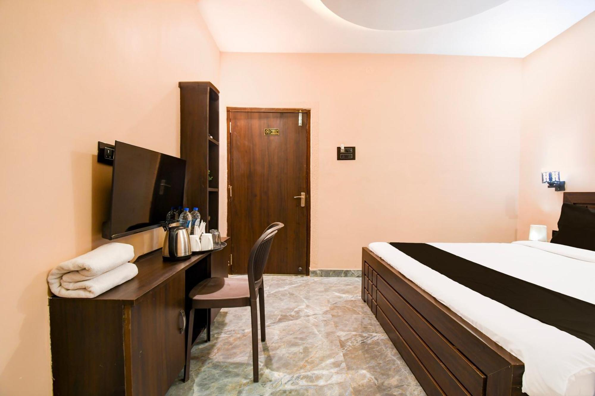 Hotel O M H Club And Resorts Ráncsí Kültér fotó
